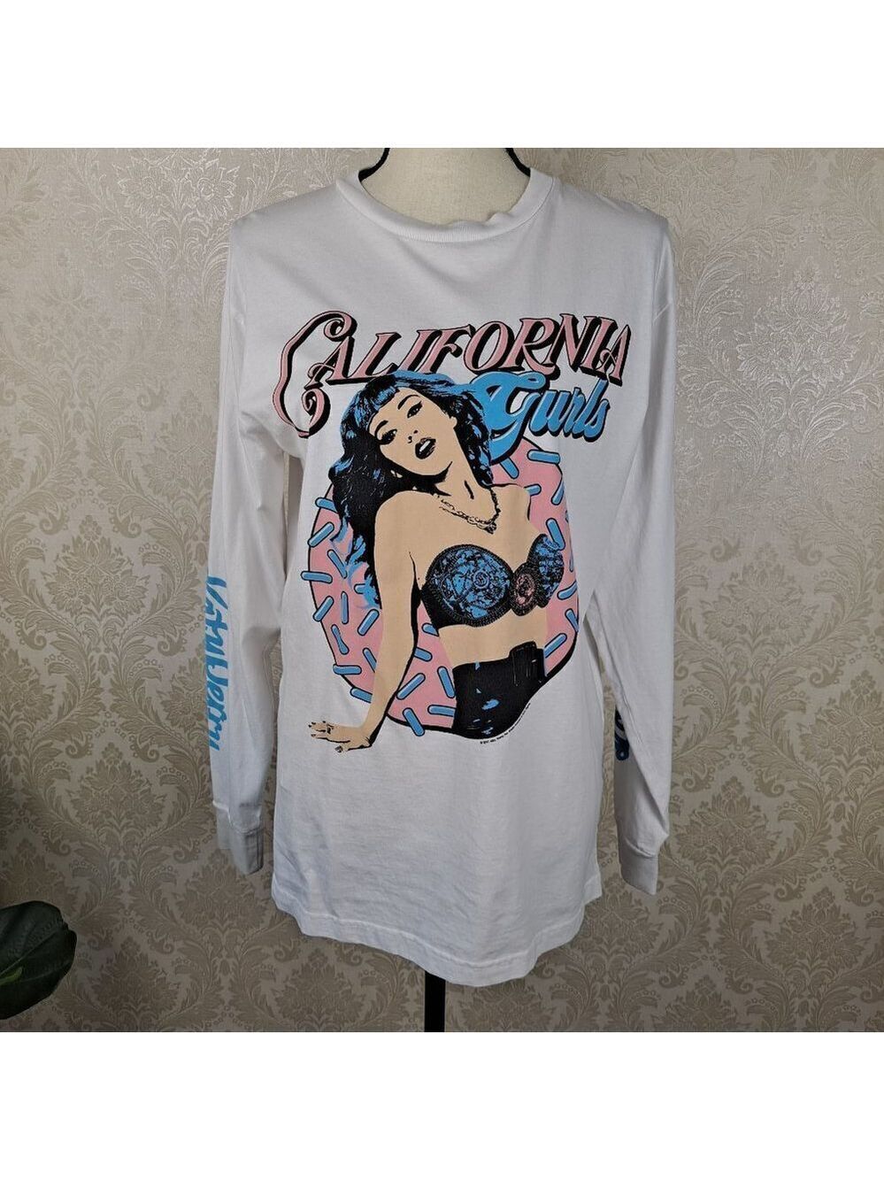Katy Perry Play Official Merchandise Size Med White Long Sleeve Tshirt Unisex